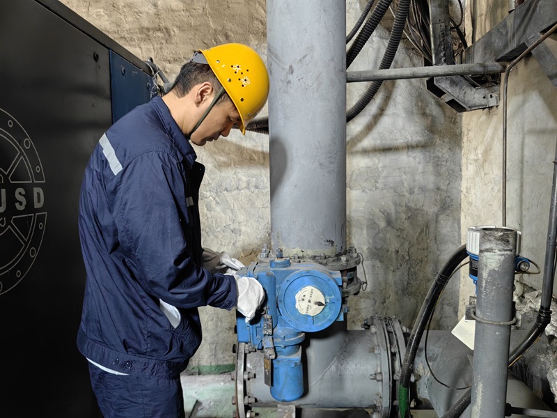 富平公司：不畏“烤”驗 全力筑牢安全生產防線